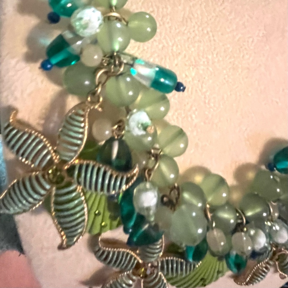 Chico‘s chunky statement charm necklace starfish shells ombre’ glass beads 18” - Picture 13 of 13